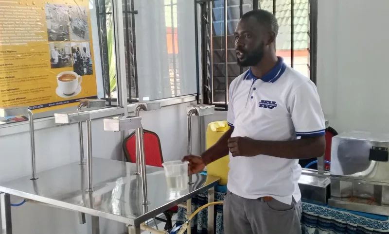 Automated tea dispenser to reduce waste and enhance hygiene