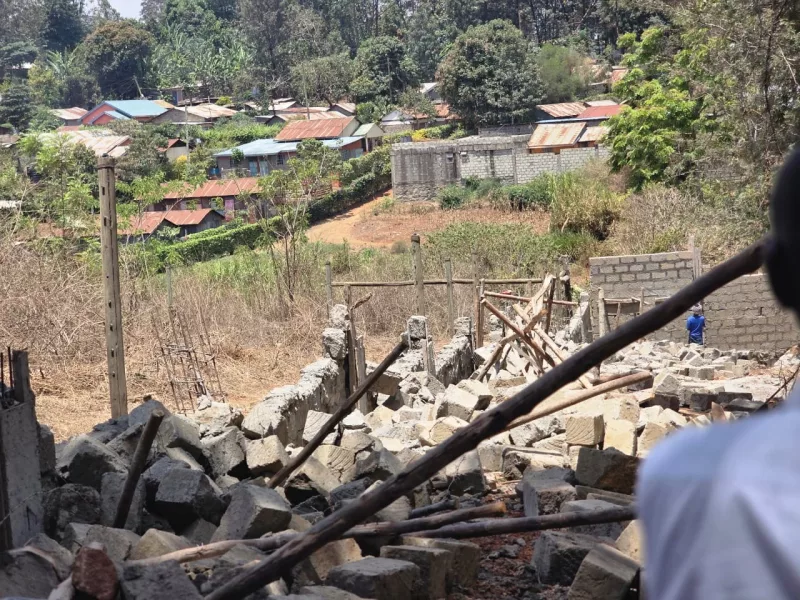 Captions 1. James Kuria Mutura, School Board Chairman, 2. Laban Ogusi, PTA Chairman 3. John Karige, Site Foreman. 4. Elema Hassan Sore, Kiambu Sub-County Police Commander