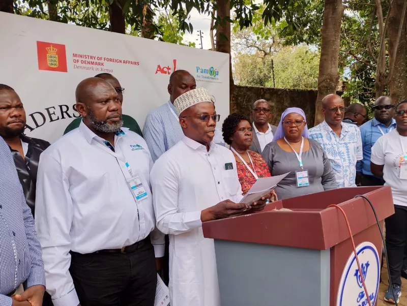 Kisumu County Commissioner Ramadhan Mwabudzo read the summit’s communique,