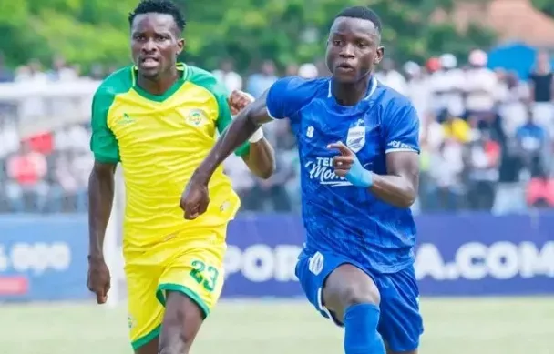 Frankline Amolo of Kariobangi Sharks battles for the ball with Waziri of Mombasa United/HANDOUT
