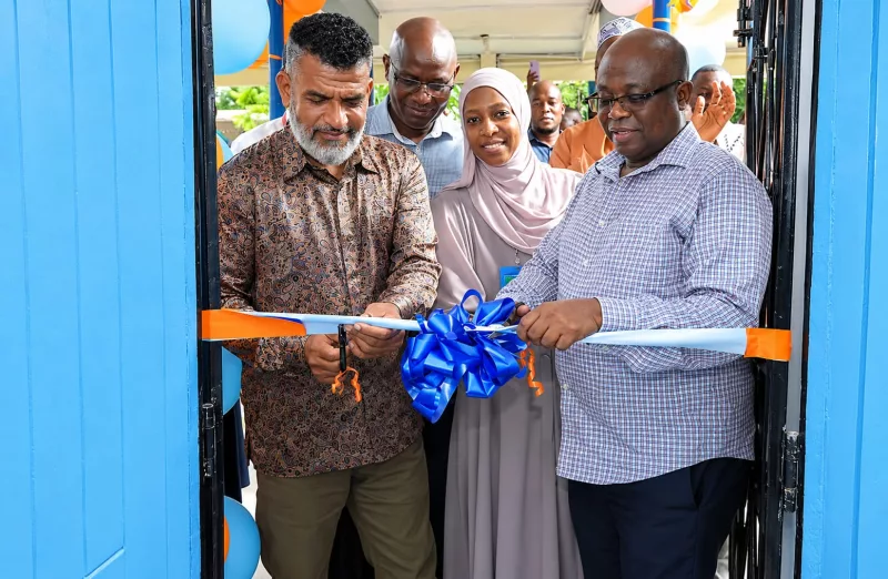 Mombasa Governor Abdulswamad Sheriff Nassir and KEMSA Chief Executive Officer Dr Waqo Ejersa launch a refurbished medicine store at Port Reitz Sub-County Hospital/HANDOUT