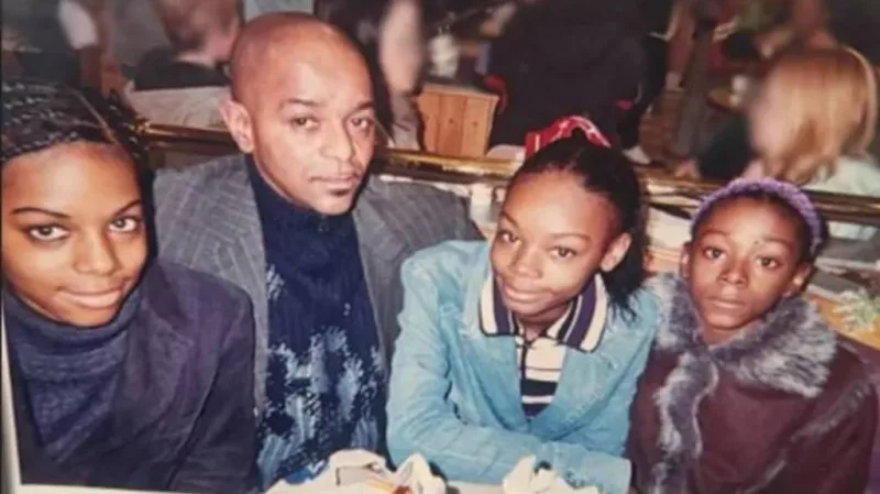 Three sisters who drowned in sea off Brighton took own lives, inquest finds