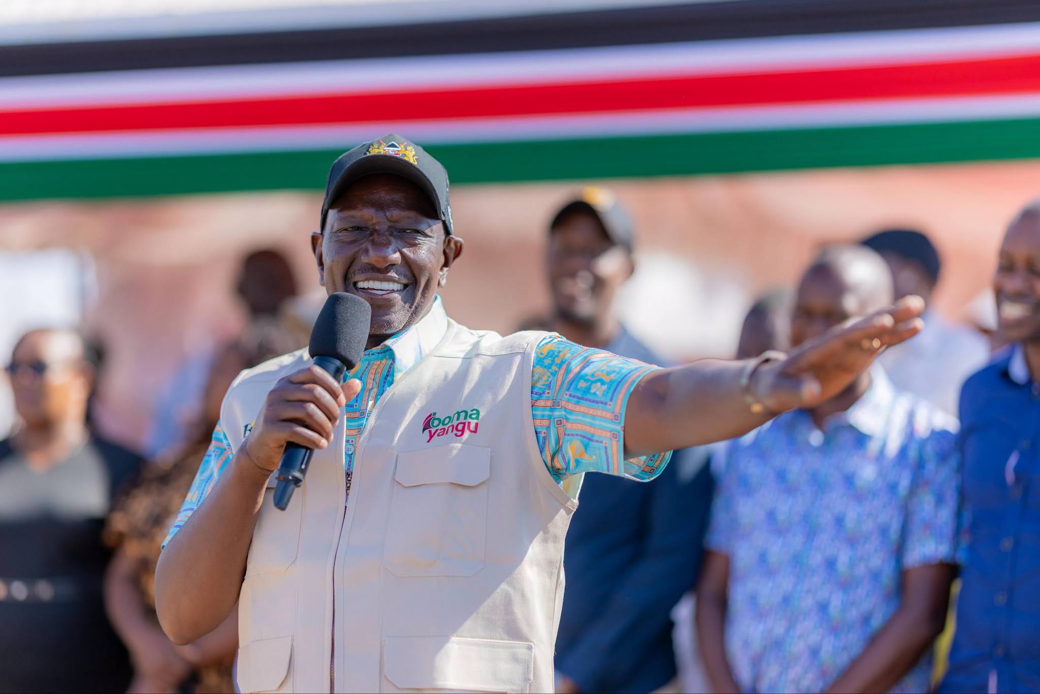 Ruto directs contractor to extend road to Kalonzo’s home