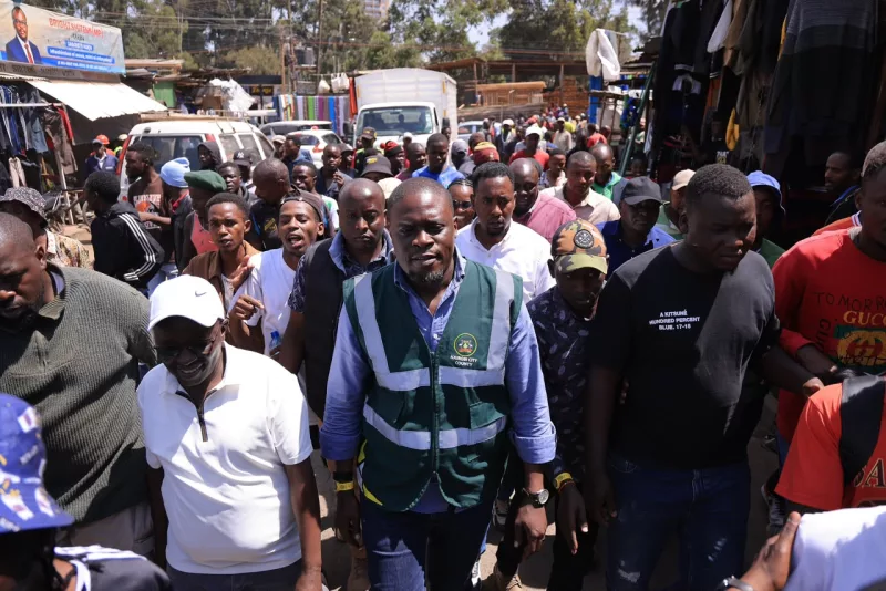 Sakaja orders speedy road, drainage works ahead of El Niño rains