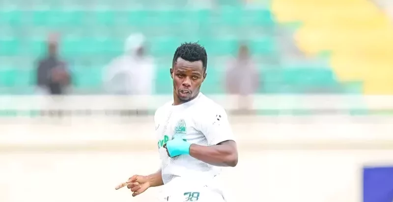 Gor Mahia midfielder Ben-Stanley Omondi in action against Bandari FC.