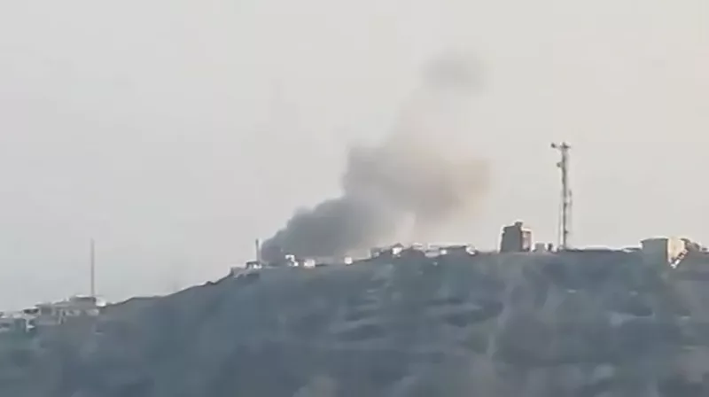 Minister: Houthi missile attack on Yemeni presidential palace kills two