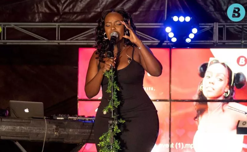Nikita Kering Announces Preparations for Her First Solo Show