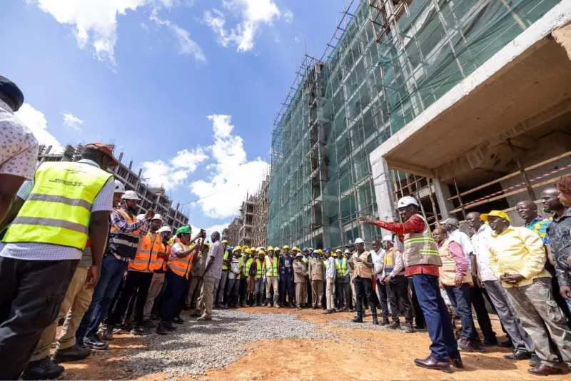 Ruto fires back at Sifuna with chicken-lift joke