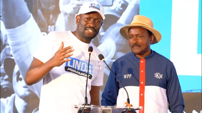 Senator Edwin Sifuna intervenes after crowd interrupts Wiper leader Kalonzo Musyoka speech with chants