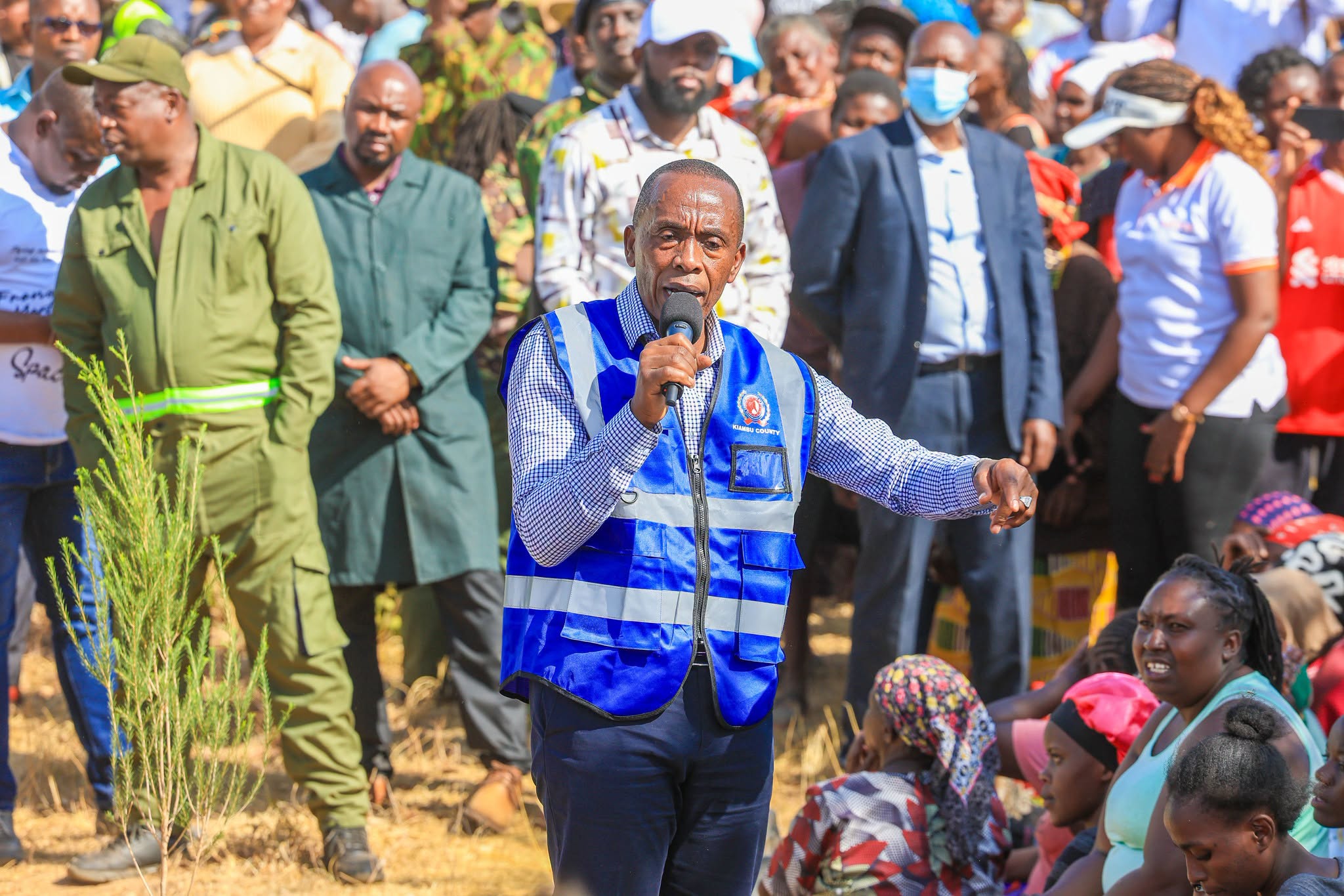 Kiambu Governor Kimani Wamatangi addresses residents during a public meeting in Thika on Thursday, where he said he would prioritise development work and defer party politics until January.
