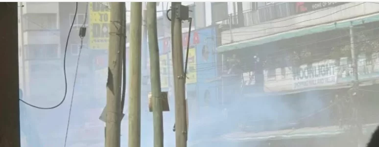 Eastleigh building collapse: Police fire tear gas as crowd blocks rescue efforts
