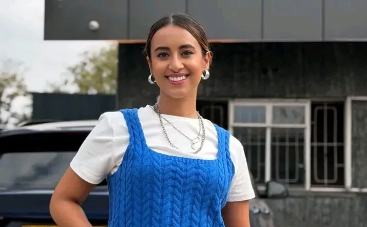 Shiksha Arora \\ Facebook