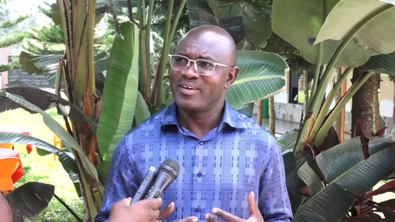 MDG party leader David Ochieng addressing journalist in Siaya./FAITH MATETE