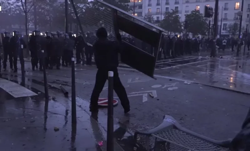 BBC in Paris as police charge protesters during skirmishes
